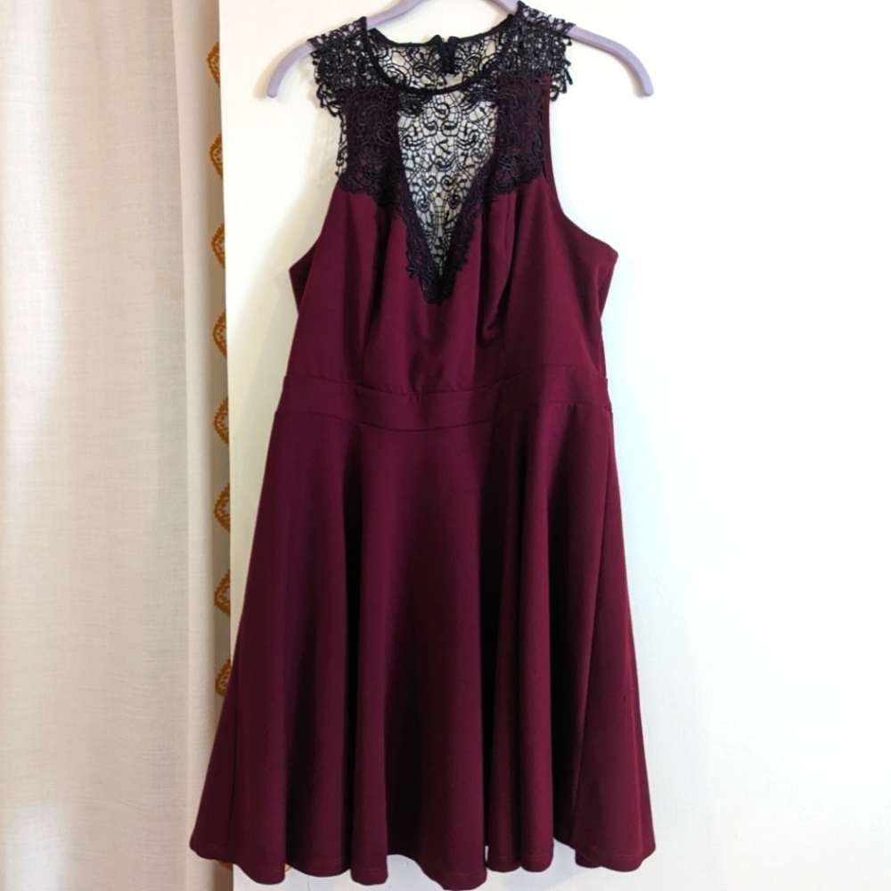 Burgundy mini dress 👗